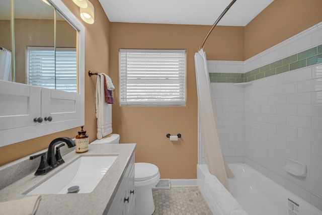 622 E 54th Avenue, Merrillville, IN 46410