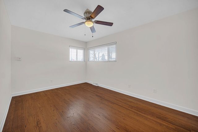 622 E 54th Avenue, Merrillville, IN 46410