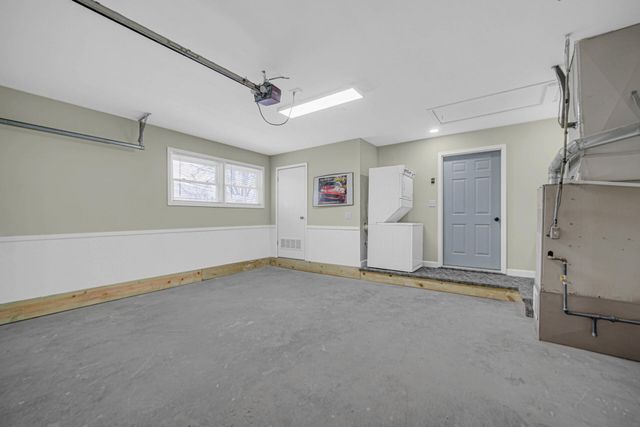 622 E 54th Avenue, Merrillville, IN 46410