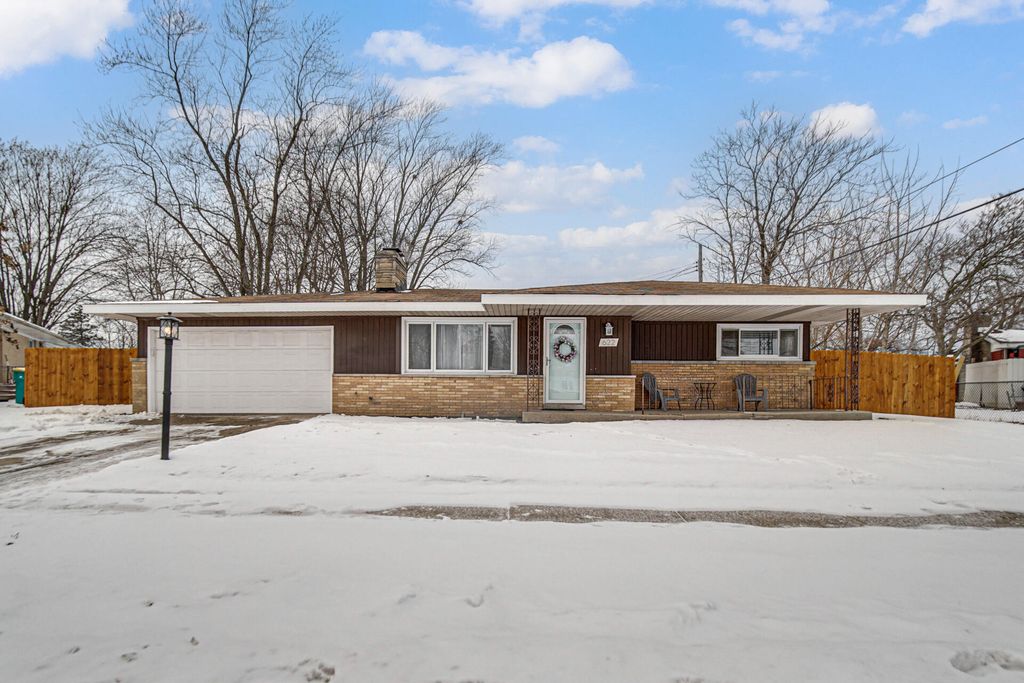 622 E 54th Avenue, Merrillville, IN 46410