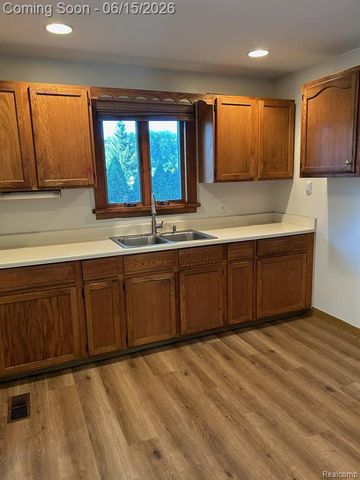 29780 Milford Road, New Hudson, MI 48165