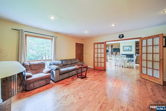 728 Lancaster Road, Ridgefield, NJ 07657