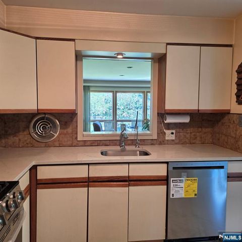 728 Lancaster Road, Ridgefield, NJ 07657