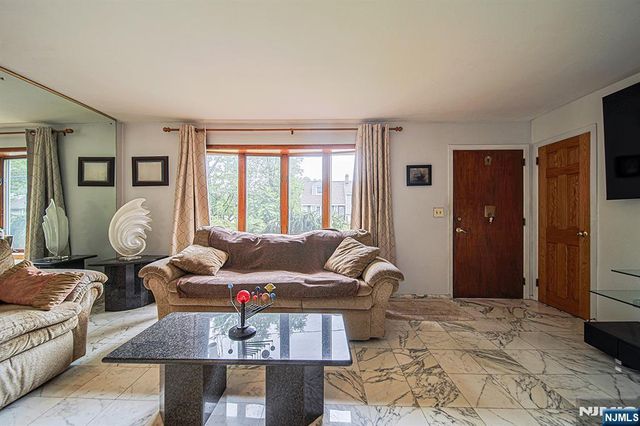 728 Lancaster Road, Ridgefield, NJ 07657