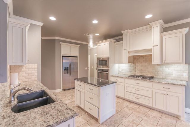 17604 Braken Drive, Edmond, OK 73012