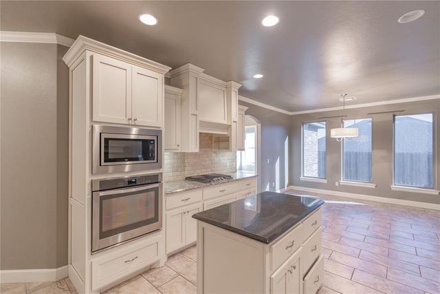 17604 Braken Drive, Edmond, OK 73012