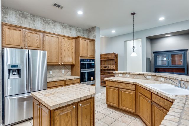 351 Southern Hills Drive, Fairview, TX 75069