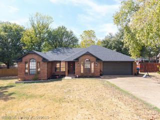 1327 Springdale Drive, Alma, AR 72921
