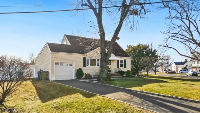 601 Fairway Rd, Linden City, NJ 07036