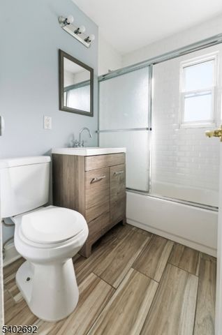 601 Fairway Rd, Linden City, NJ 07036