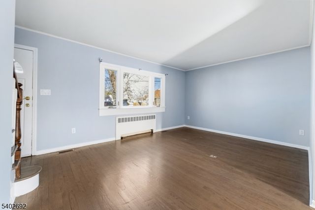 601 Fairway Rd, Linden City, NJ 07036