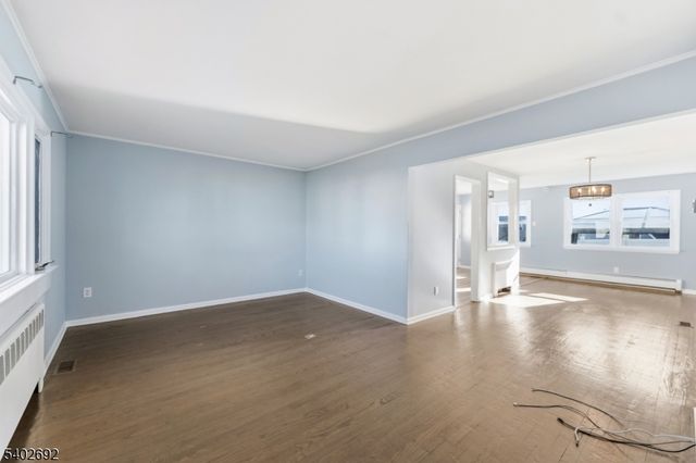 601 Fairway Rd, Linden City, NJ 07036