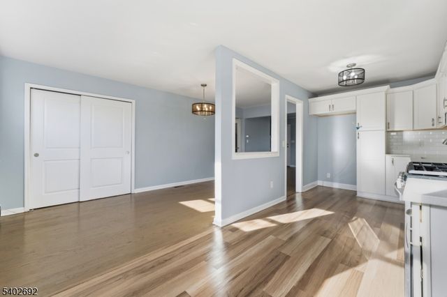 601 Fairway Rd, Linden City, NJ 07036