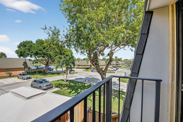 2409 24th Way, West Palm Beach, FL 33407