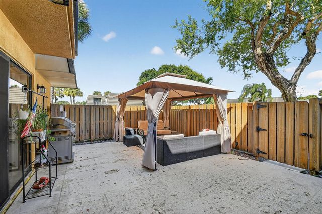 2409 24th Way, West Palm Beach, FL 33407