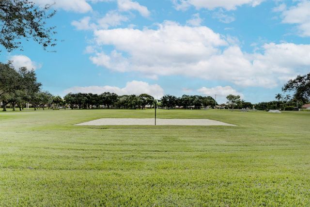 2409 24th Way, West Palm Beach, FL 33407