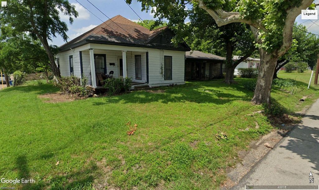 1210 W Brown Street, Ennis, TX 75119