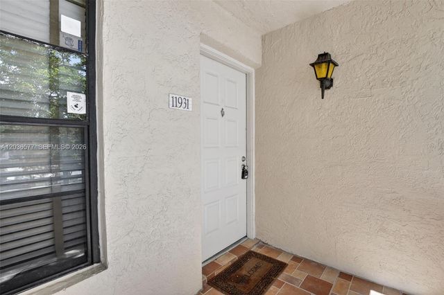 11931 NW 11th St 11931, Pembroke Pines, FL 33026