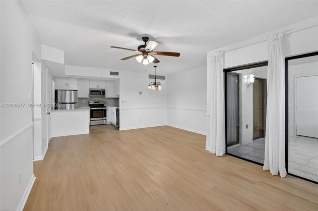 11931 NW 11th St 11931, Pembroke Pines, FL 33026