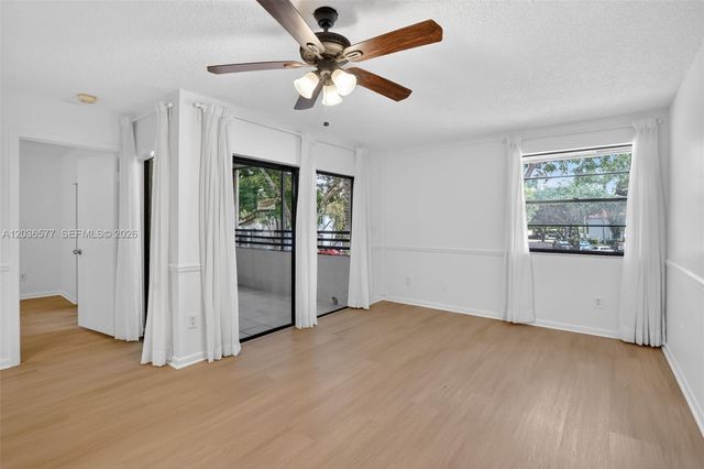 11931 NW 11th St 11931, Pembroke Pines, FL 33026
