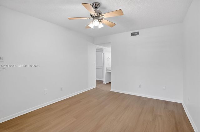 11931 NW 11th St 11931, Pembroke Pines, FL 33026