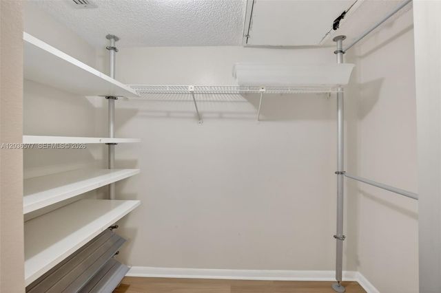 11931 NW 11th St 11931, Pembroke Pines, FL 33026