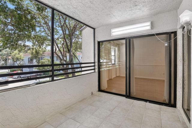 11931 NW 11th St 11931, Pembroke Pines, FL 33026