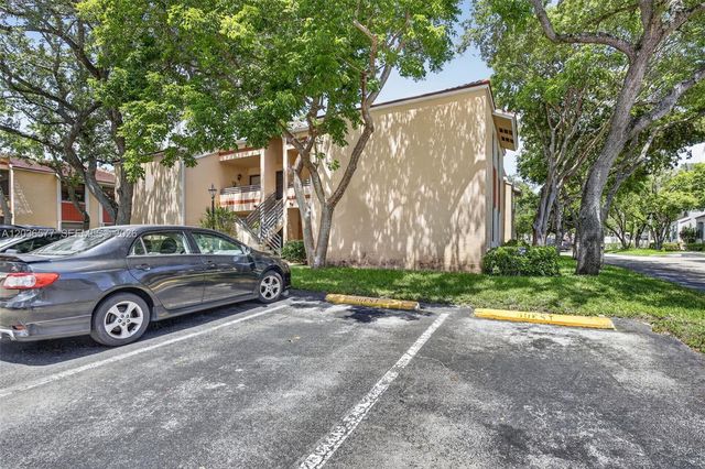 11931 NW 11th St 11931, Pembroke Pines, FL 33026