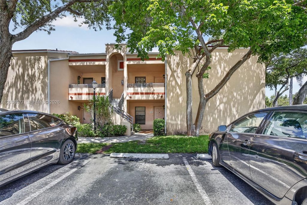 11931 NW 11th St 11931, Pembroke Pines, FL 33026