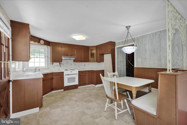32 FURNACE RUN RD, Boyertown, PA 19512