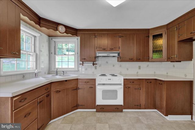 32 FURNACE RUN RD, Boyertown, PA 19512
