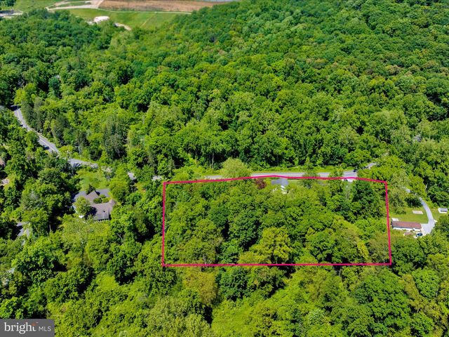 32 FURNACE RUN RD, Boyertown, PA 19512