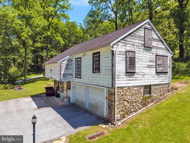 32 FURNACE RUN RD, Boyertown, PA 19512