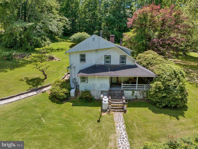 32 FURNACE RUN RD, Boyertown, PA 19512