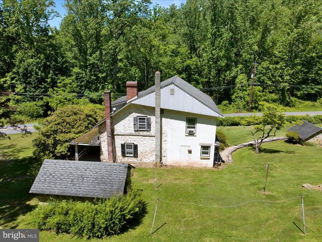 32 FURNACE RUN RD, Boyertown, PA 19512