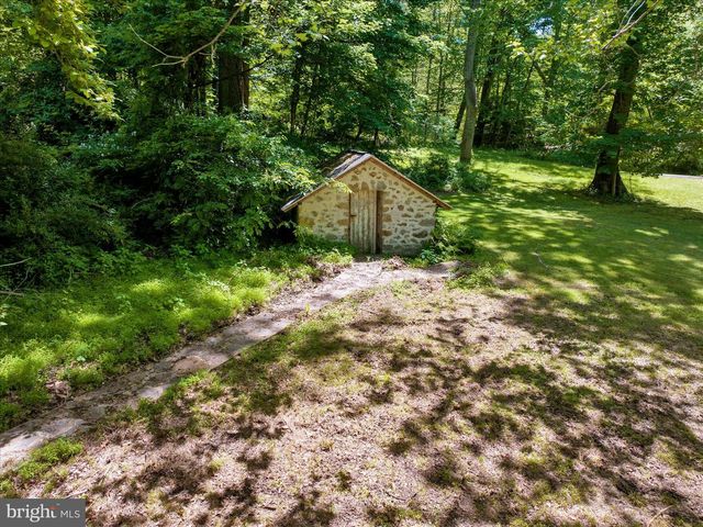 32 FURNACE RUN RD, Boyertown, PA 19512