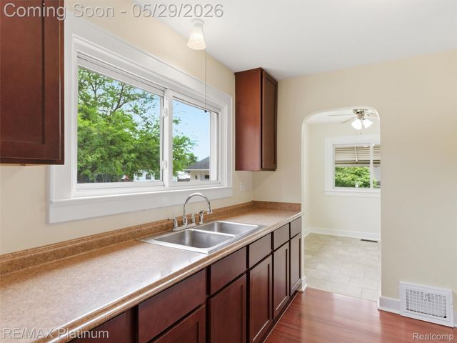 6335 Silver Lake Road, Fenton Charter Township, MI 48451