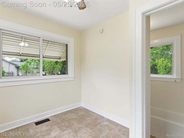 6335 Silver Lake Road, Fenton Charter Township, MI 48451
