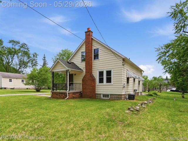 6335 Silver Lake Road, Fenton Charter Township, MI 48451