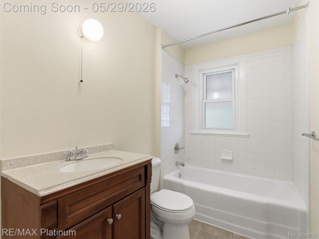 6335 Silver Lake Road, Fenton Charter Township, MI 48451