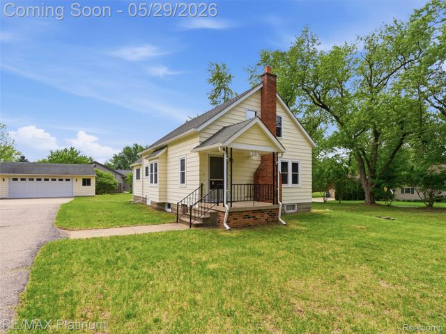 6335 Silver Lake Road, Fenton Charter Township, MI 48451