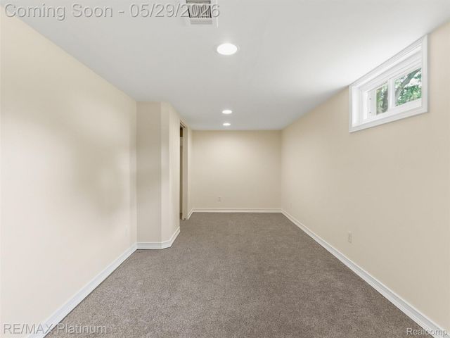 6335 Silver Lake Road, Fenton Charter Township, MI 48451