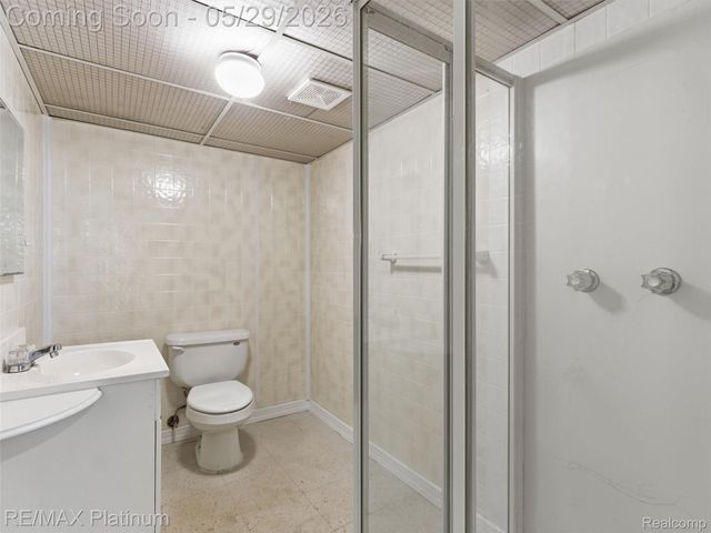 6335 Silver Lake Road, Fenton Charter Township, MI 48451