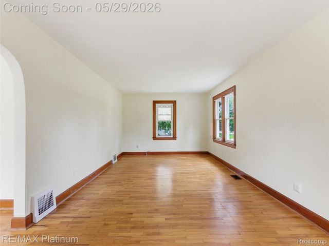 6335 Silver Lake Road, Fenton Charter Township, MI 48451
