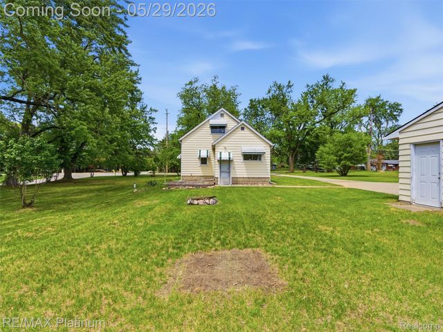 6335 Silver Lake Road, Fenton Charter Township, MI 48451