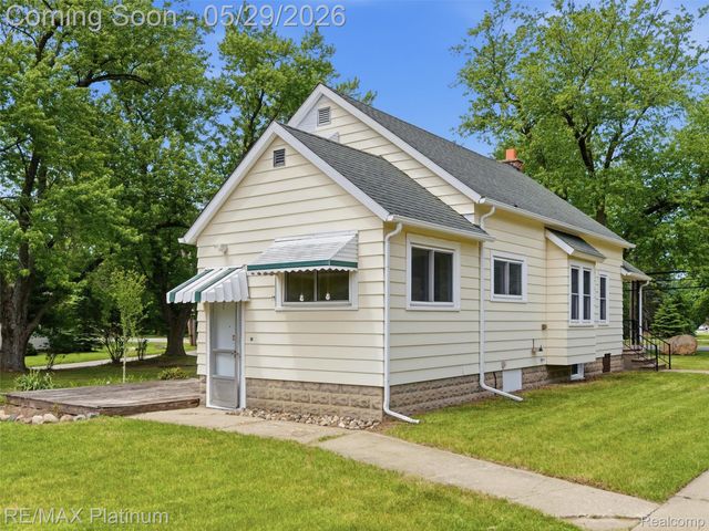 6335 Silver Lake Road, Fenton Charter Township, MI 48451