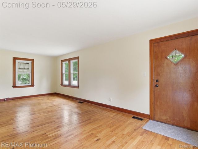 6335 Silver Lake Road, Fenton Charter Township, MI 48451