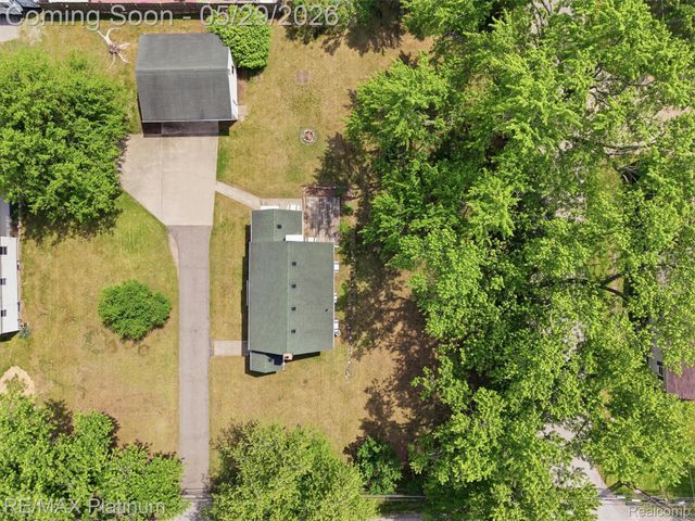 6335 Silver Lake Road, Fenton Charter Township, MI 48451