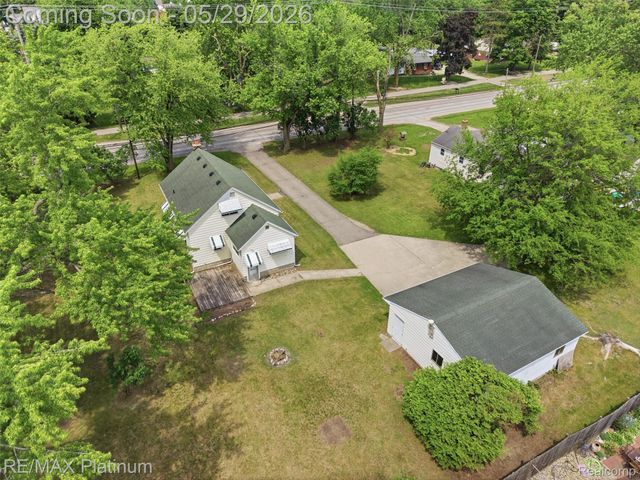 6335 Silver Lake Road, Fenton Charter Township, MI 48451