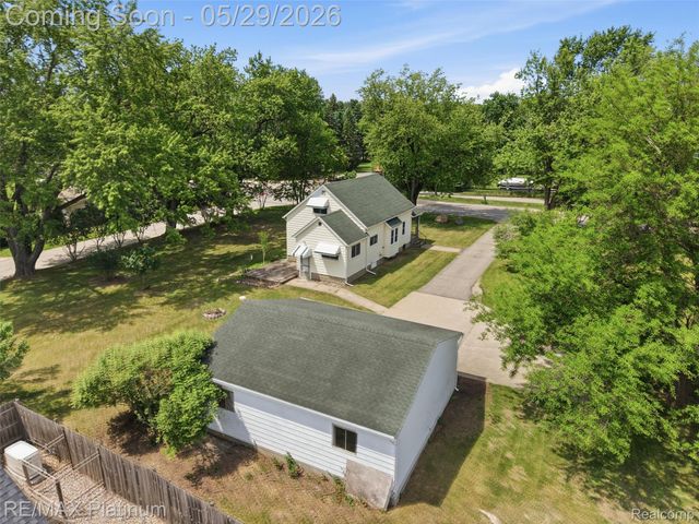 6335 Silver Lake Road, Fenton Charter Township, MI 48451